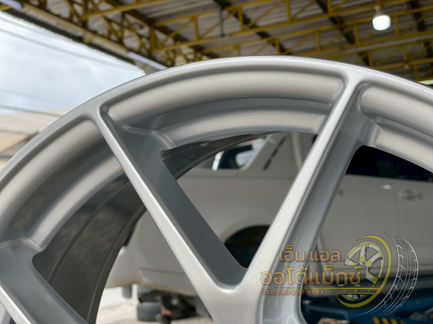 ล้อแม็กซ์ใหม่ Emotion R รุ่น FRE ขอบ 18x8 ET35 PCD 5x114.3 สีซิลเวอร์