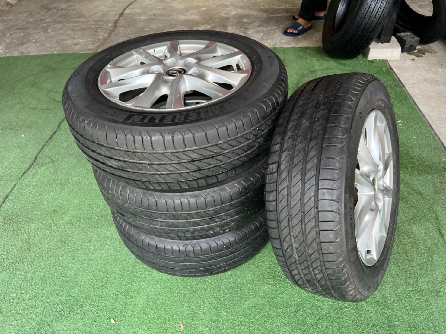 ล้อ Mazda3 5x114 พร้อมยาง Michelin Primacy4 ปี18 ขนาด 205/60R16