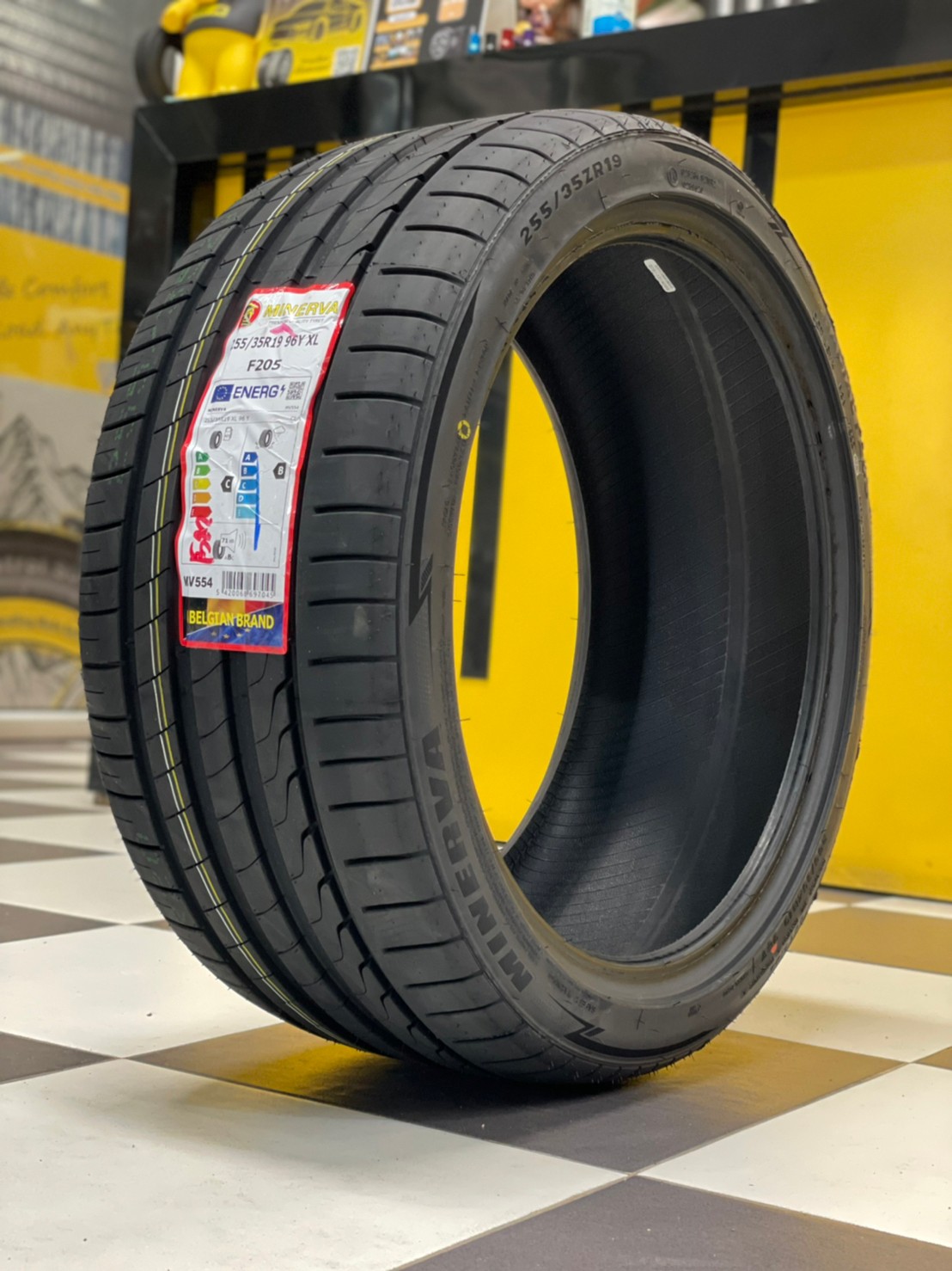 ยางMINERVA F205 255/35R19 ยางสปอร์ตคุณภาพดี สมรรถนะการขับขี่สูงนุ่มเงียบ ยางใหม่2022