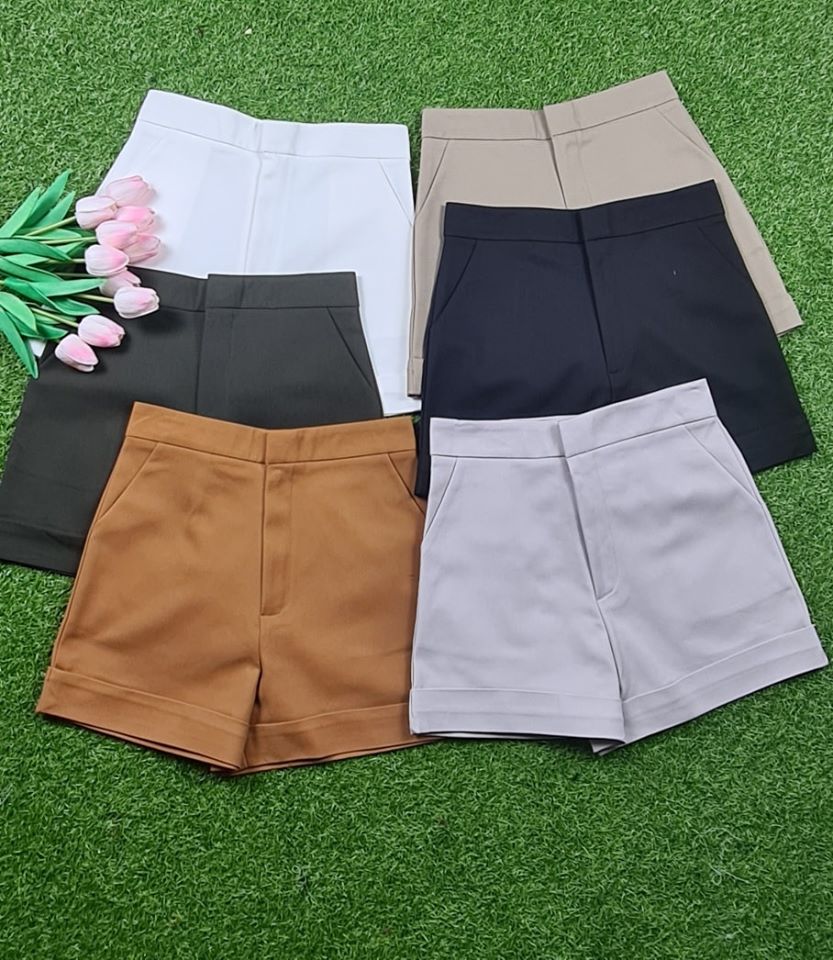 กางเกงขาสั้นเอวสูง ซิปหน้า ตะขอหน้า ปลายขาพับ ผ้าดับเบิ้ล สวยมาก เก็บพุงอย่างเนียน สาว ๆ ใส่แล้วทรงสวย น่ารัก
