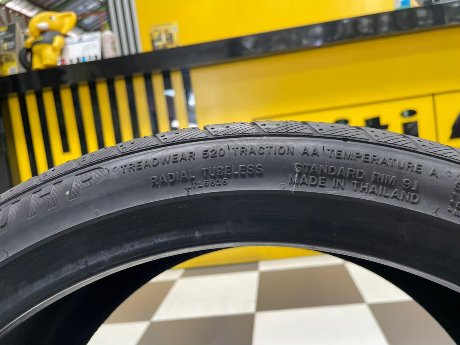 ATLAS FORCE UHP 255/35R19 ยางใหม่ปี 2022