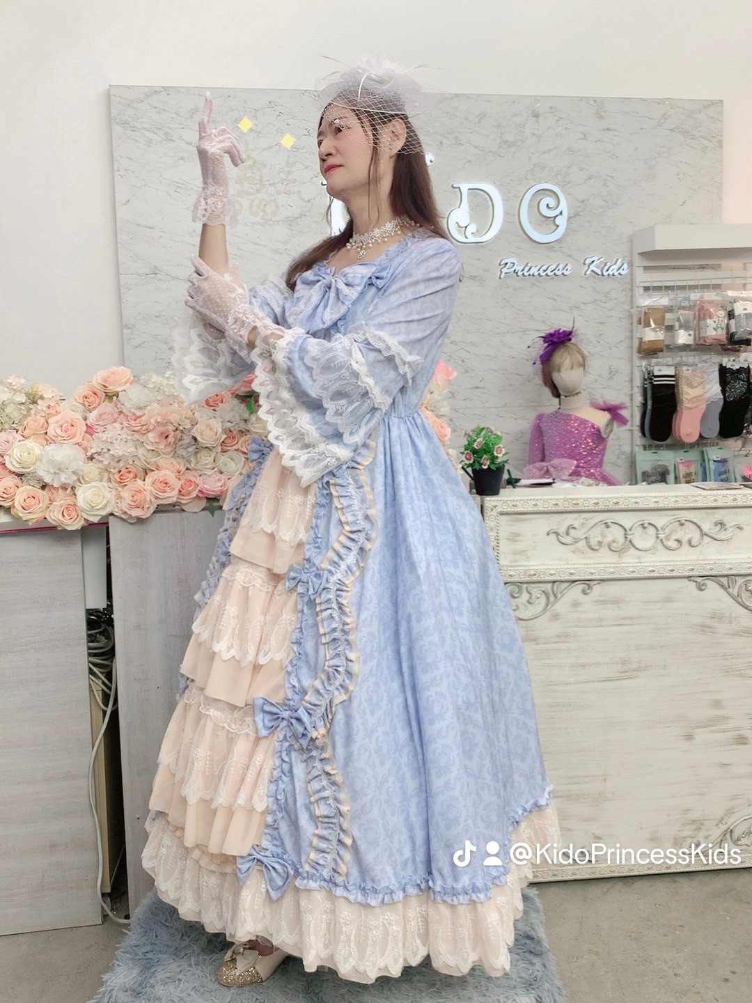 ชุดราตรีเด็ก(ร้านอยู่รัชดา ลองได้ถ่ายรูปจากชุดจริง)W19082 สีฟ้า ยุควิคตอเรีย กระโปรงยาว