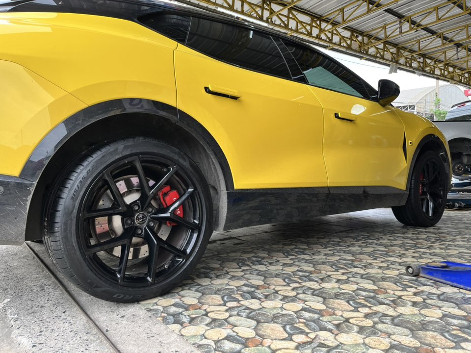 LOTUS_ELETRE🚘เปลี่ยนยาง 🛞🐘#PIRELLI_P-ZERO(PZ4)275/40R22 ❤️ 🛞#PIRELLI_P-ZERO(PZ4)315/35R22
