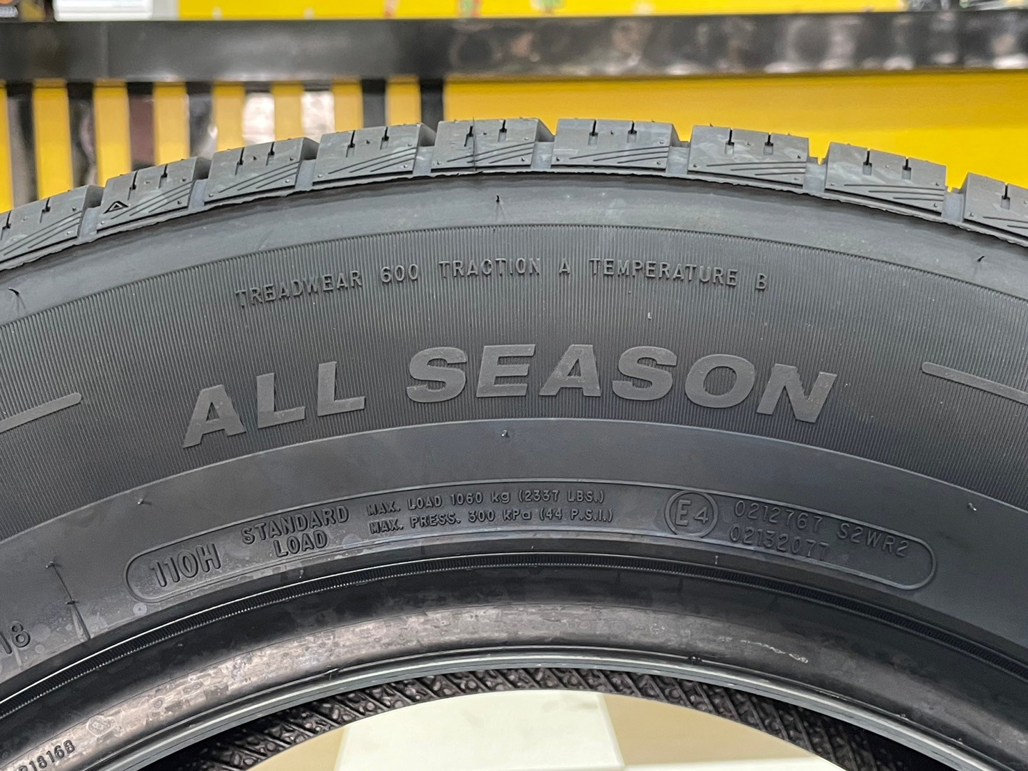 ยางใหม่Austone SP-305 265/60R18 ยางใหม่ปี2024 Made in Thailand