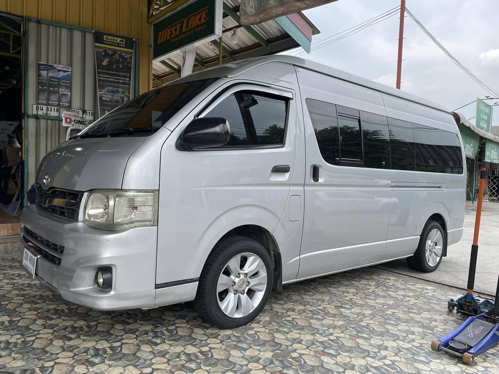 #TOYOTA_COMMUTER🛞เปลี่ยนยาง #Linglong_CorossWindHP010_215/55R17