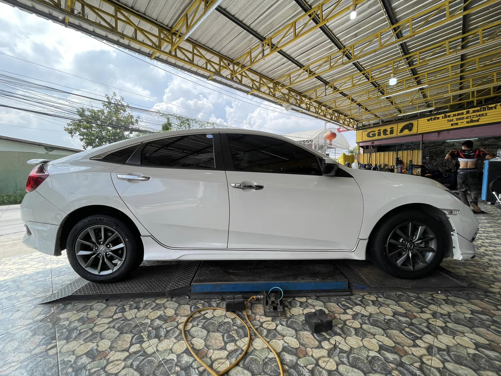 🚘 #HONDA_CIVIC #OTANI #KC2000 215/55R16