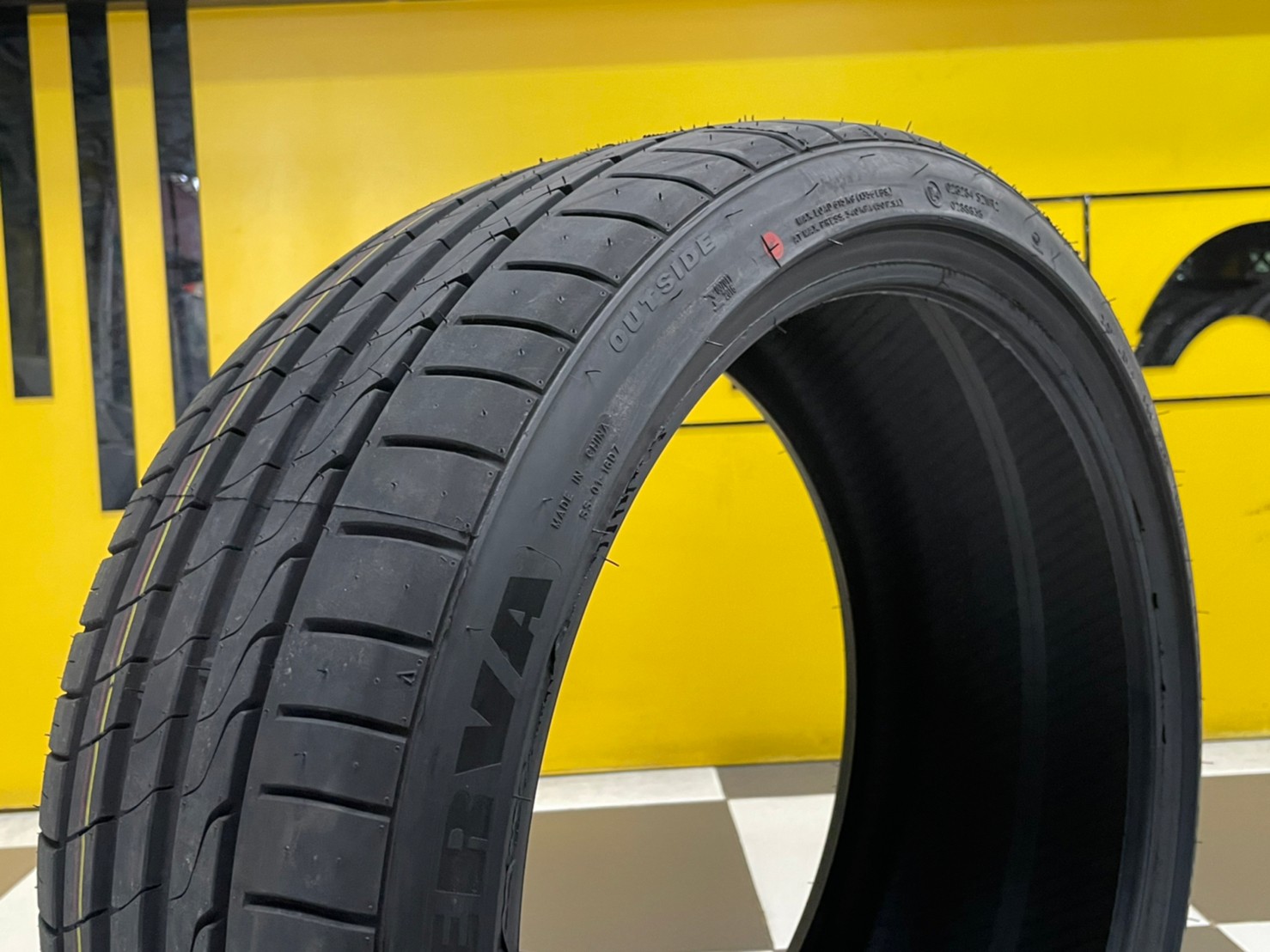 ยางMINERVA F205 235/35R19 ยางสปอร์ตคุณภาพดี สมรรถนะการขับขี่สูงนุ่มเงียบ ยางใหม่2022