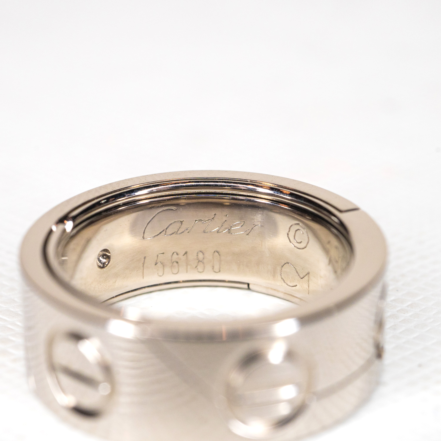 แหวน Cartier Love Astro Limited Edition ทองคำขาว 18K ไซส์48# (เป็นทั้งแหวนและจี้) (Used)