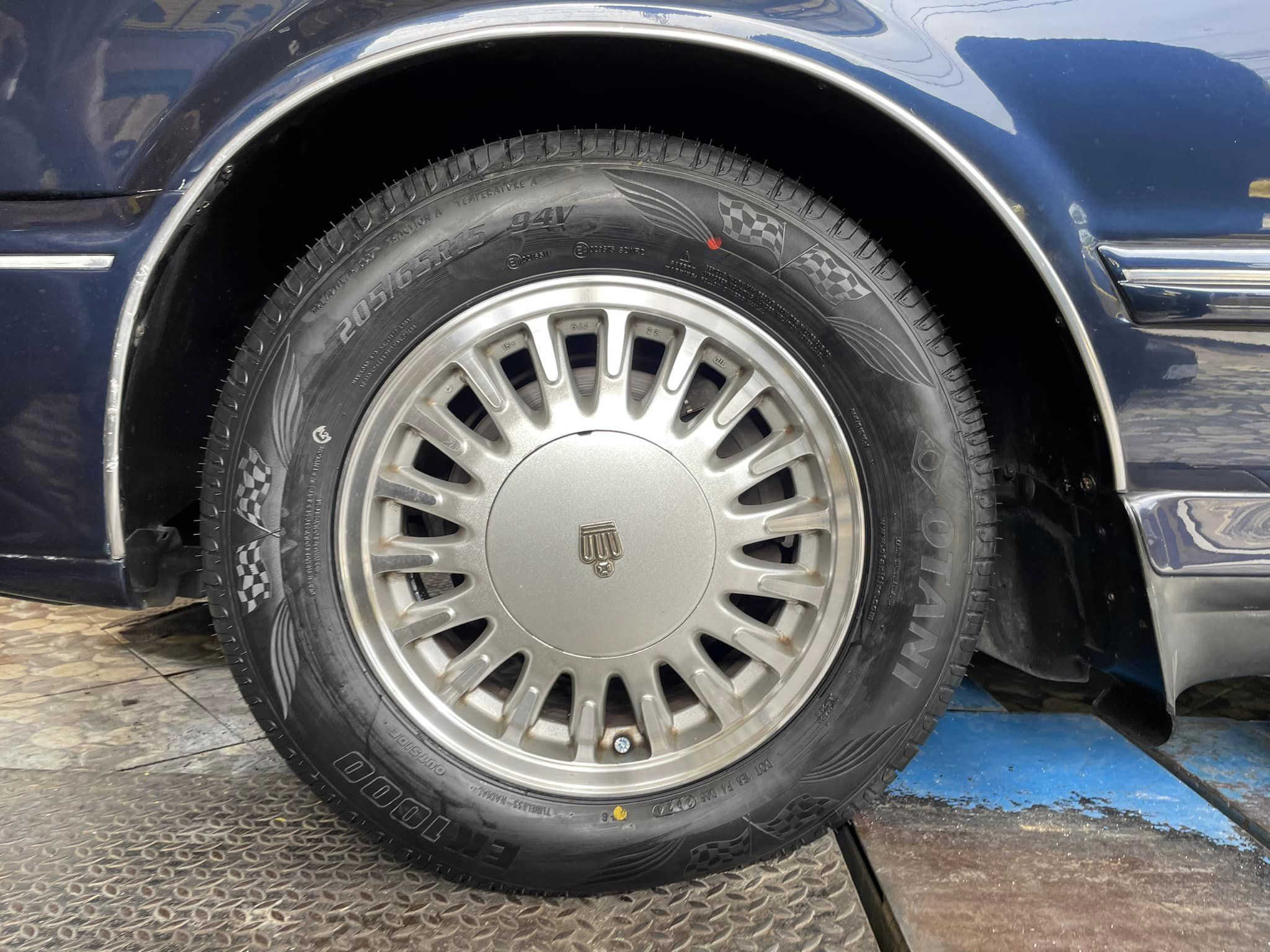 🚘 #NISSAN_CROWN เปลี่ยนยาง #OTANI #EK1000 205/65R15