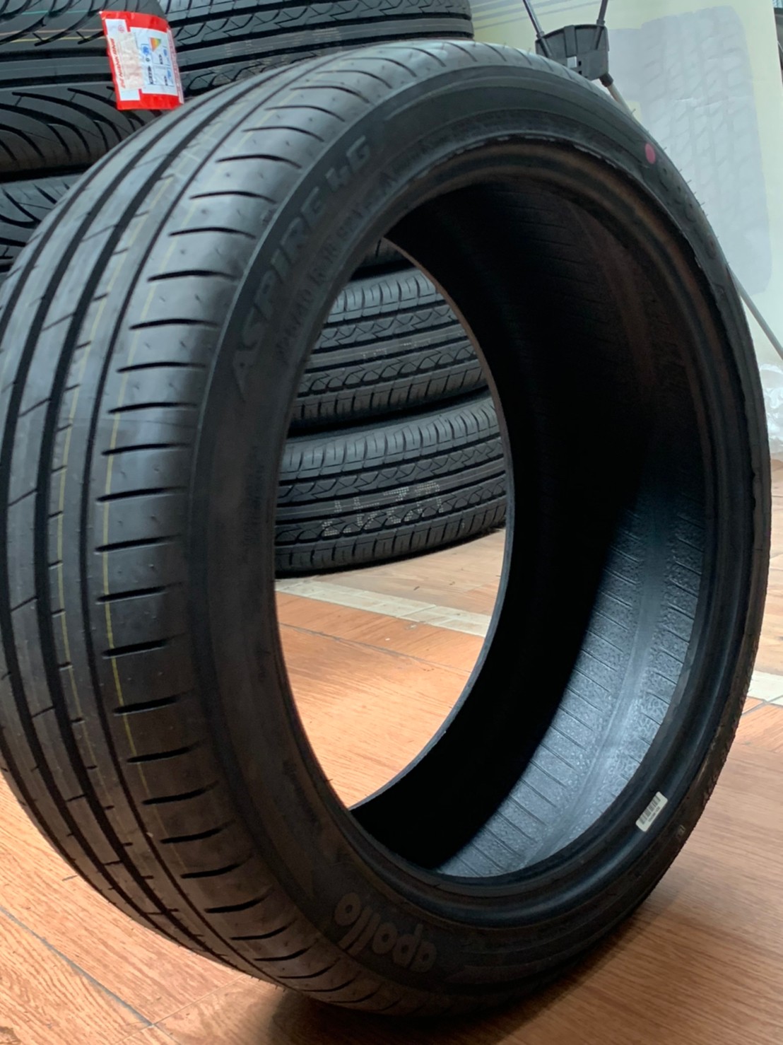 Apollo Aspire4G 225/40R18 ยางใหม่ปี2020 ยางสมรรถนะสูง คุณภาพดี