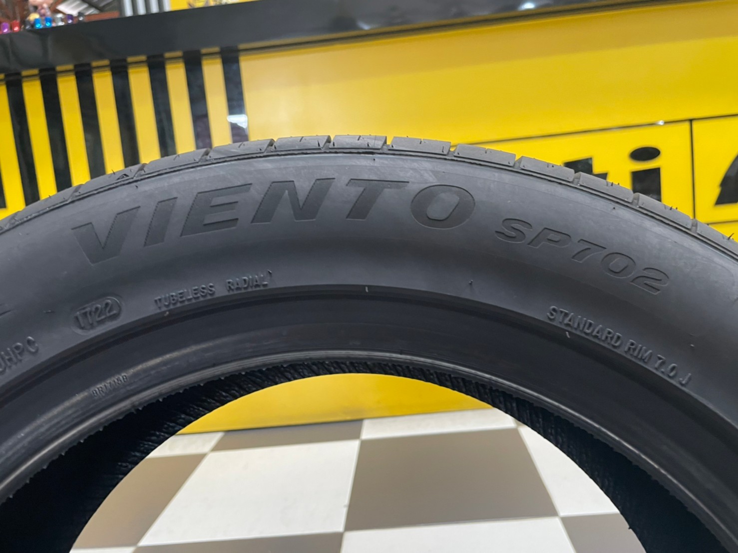 215/55R17ยางใหม่AUSTONE SP602 ยางผลิตไทย คุ้มค่ารับประกันบาดบวมเบียดตำ365วันเคลมฟรี ยางใหม่ปี2022
