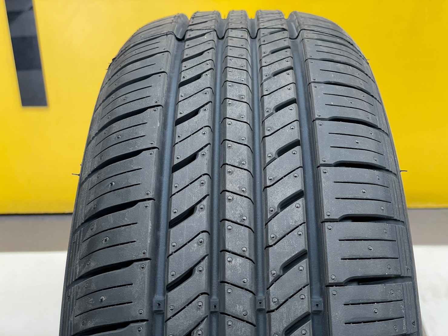 ยางใหม่ Laufenn S Fit EQ 185/60R15 ยางใหม่ปี2023