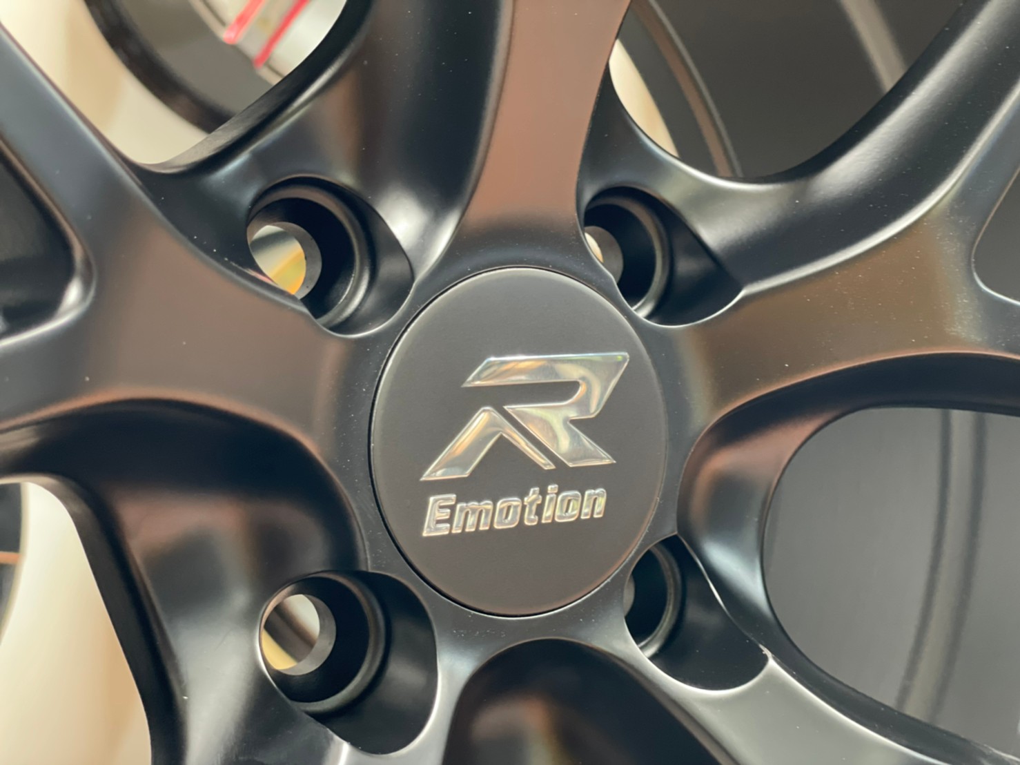 ล้อแม็กซ์ Emotion-R รุ่นFRE ล้อขอบ15 กว้าง7.5 ออฟ35 4รู100 สีดำกึ่งด้าน(SMB)