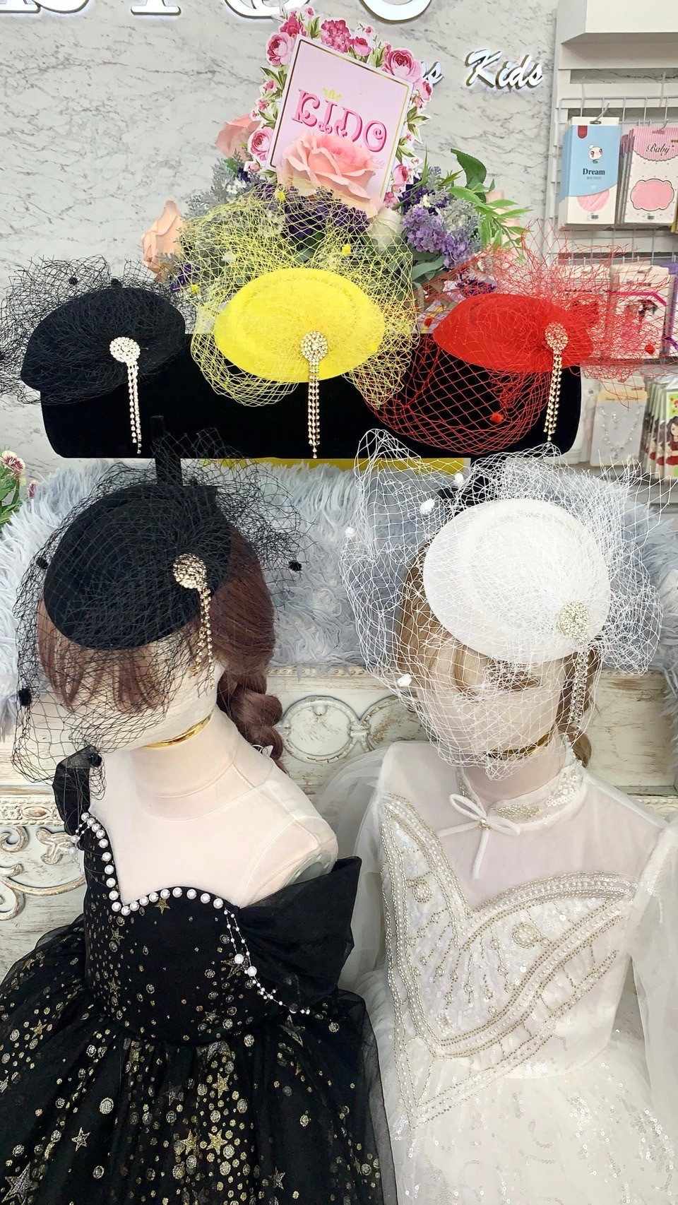 ssกิ๊บหมวกเด็ก(หน้าร้านอยู่รัชดา)KF598 กิ๊บหมวกเด็กสีขาว,สีเหลือง,สีแดง,สีดำตาข่ายประดับเพชร