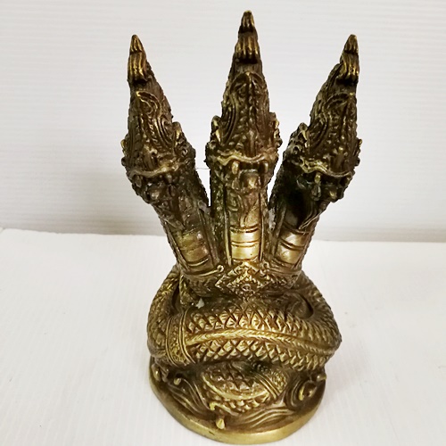 พญานาคสามเศียรเนื้อทองเหลือง สูง 6 นิ้ว