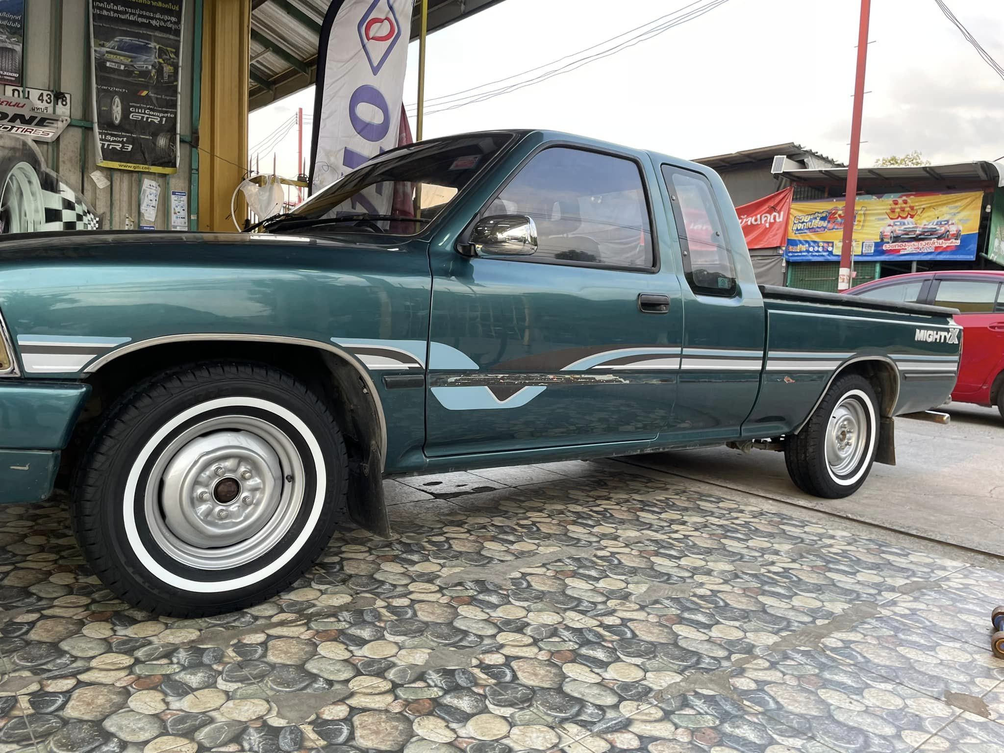 🚘 #TOYOTA_Mighty-x เปลี่ยนยาง 🛞 #ATLAS_R772_ยางขอบขาว 195R14