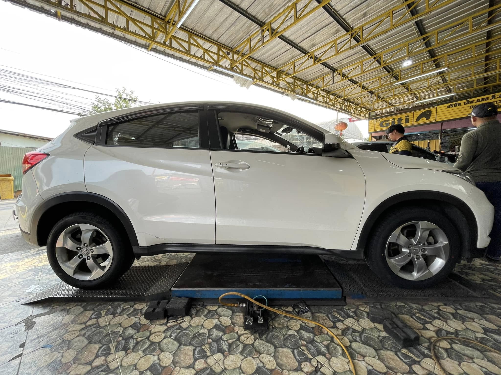 🚘 #HONDA_HRV🛞เปลี่ยนยาง #OTANI #KC2000 215/55R17