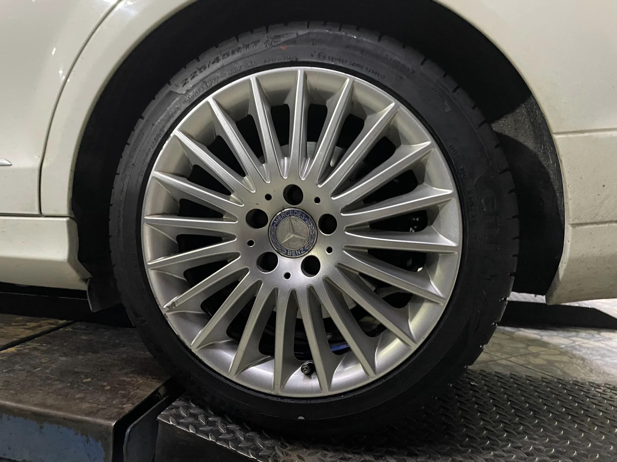 เปลี่ยนยาง🚗#BENZ_C200🚘 🛞#ยางจีที #ยางสปอร์ตสมรรถนะการขับขี่สูง 🛞 🛞#Giti_SportS2 225/45R17🛞