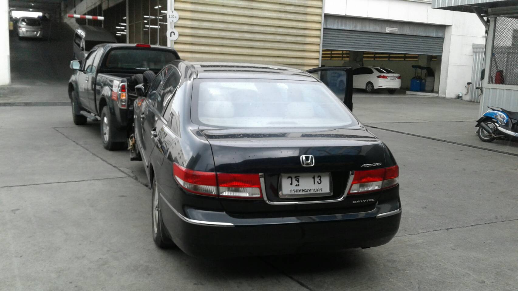 รถยกถนนเพชรบุรีตัดใหม่ รถยกพัฒนาการ