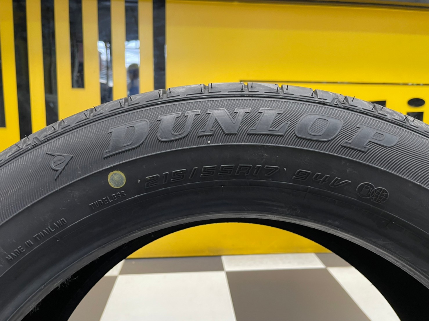 Dunlop Enasave EC300+ 215/55R17 ยางใหม่ปี2022