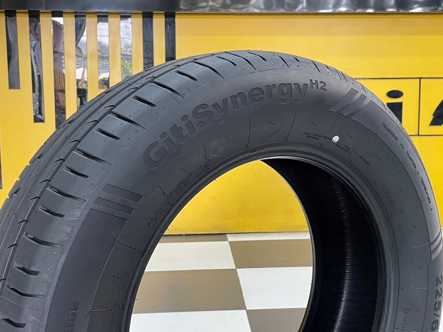 Giti Synergy H2 225/65R17 ยางใหม่ปี2024