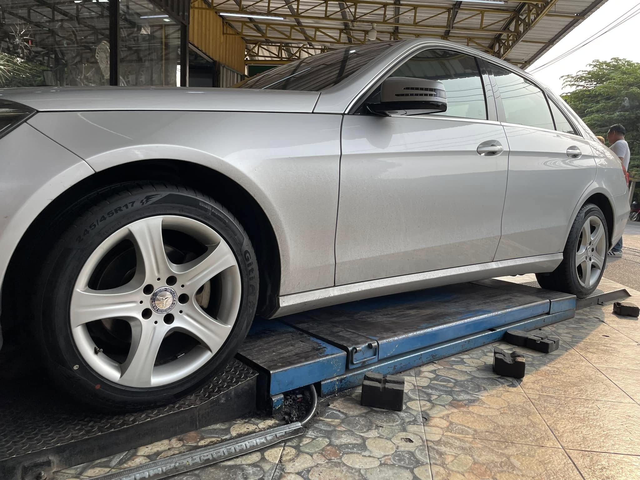 ❤️ #BENZ_E200 #เปลี่ยนยาง 🛞#ยางจีที #ยางสปอร์ตสมรรถนะการขับขี่สูง 🛞 🛞#Giti_SportS2_245/45R17