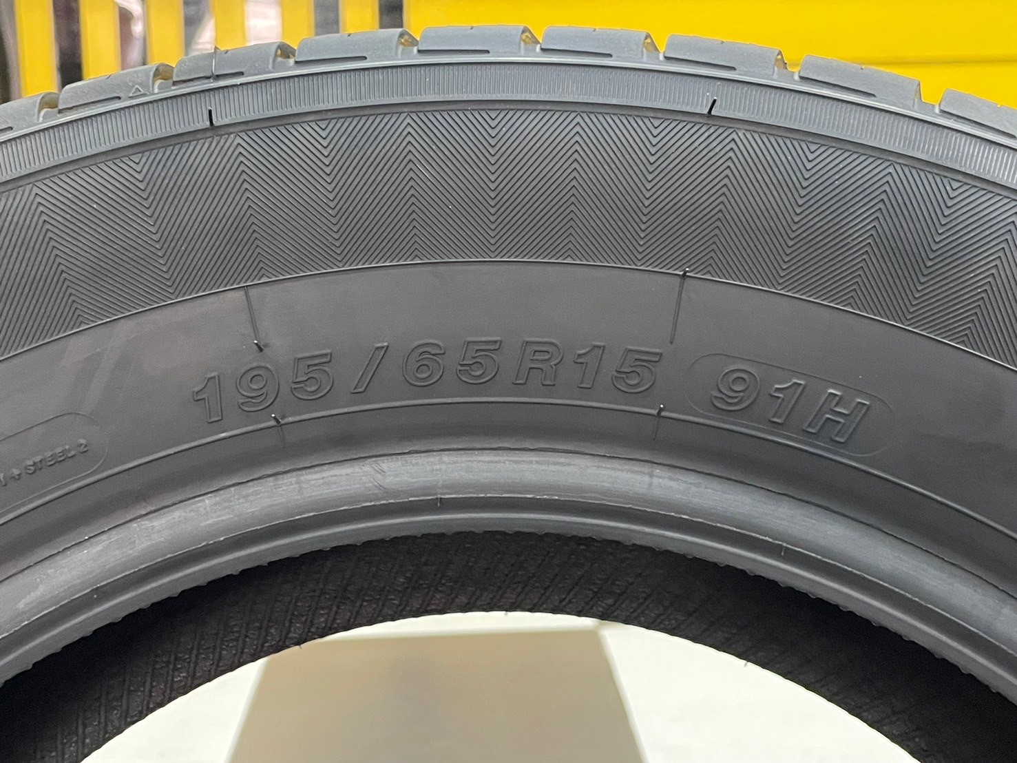 ยางใหม่โยโกฮาม่า YOKOHAMA A.Drive AA01 195/65R15 ยางใหม่ปี2024