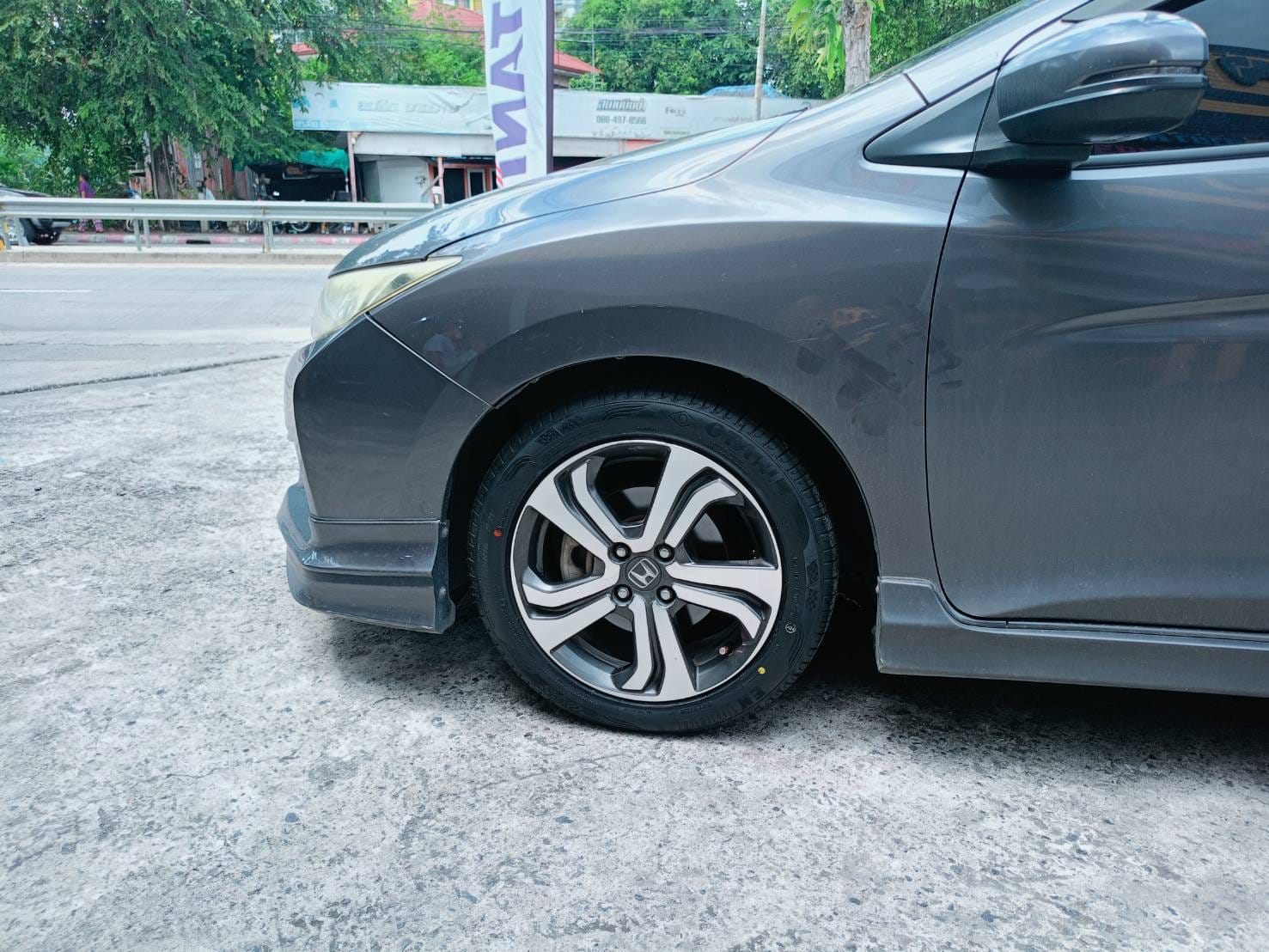 🚘 #HONDA_CITY เปลี่ยนยาง #มั่นใจใช้ยางโอตานิ 🛞 ￼#OTANI #EK1000 185/55R16