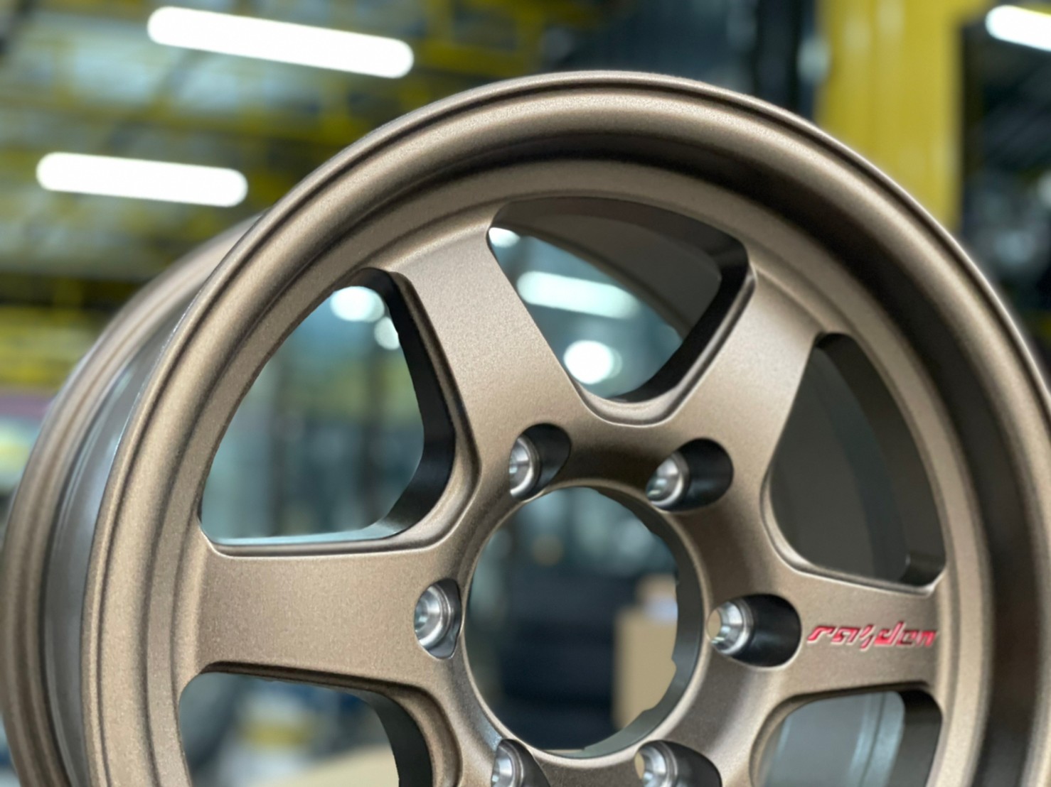 ล้อแม็กซ์ใหม่ ขอบ15 6H139.7 RAIDEN RD5 BY LENSO 15x7.5 ET20 สีทอง