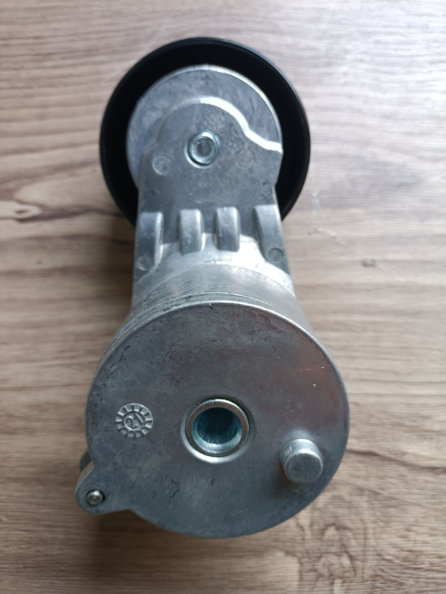 ลูกรอกดันสายพานหน้าเครื่อง COLORADO ปี 2011-2020