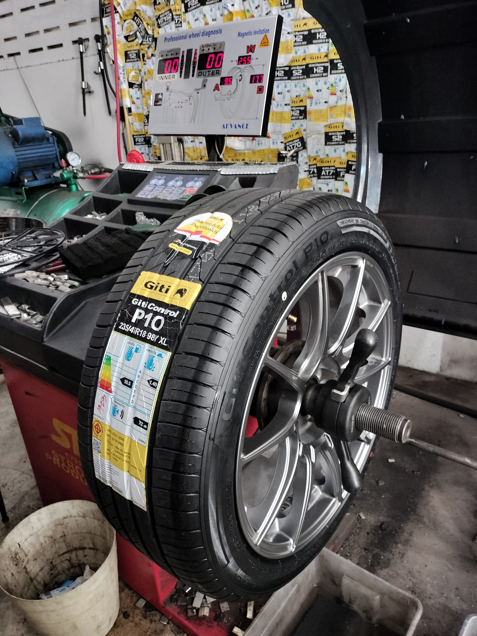 #TOYOTA_CAMRY #GITI_ControlP10_235/45R18