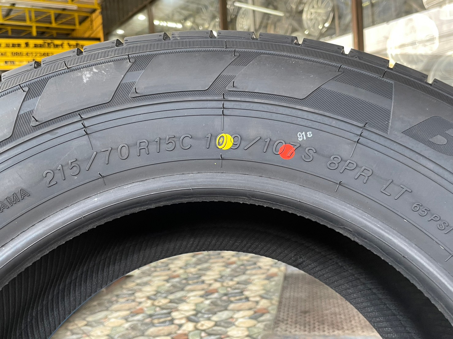 ยางใหม่ #YOKOHAMA BluEarth-VAN RY55 215/70R15 ยางใหม่ปี2023