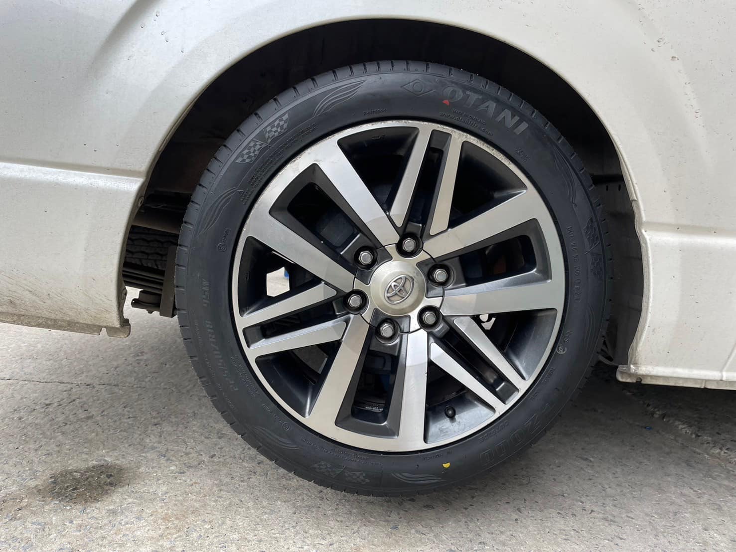 🚘 #รถตู้ #TOYOTA_Commuter #มั่นใจใช้ยางโอตานิ #OTANI KC2000 225/50R18 ยางใหม่ปี2024