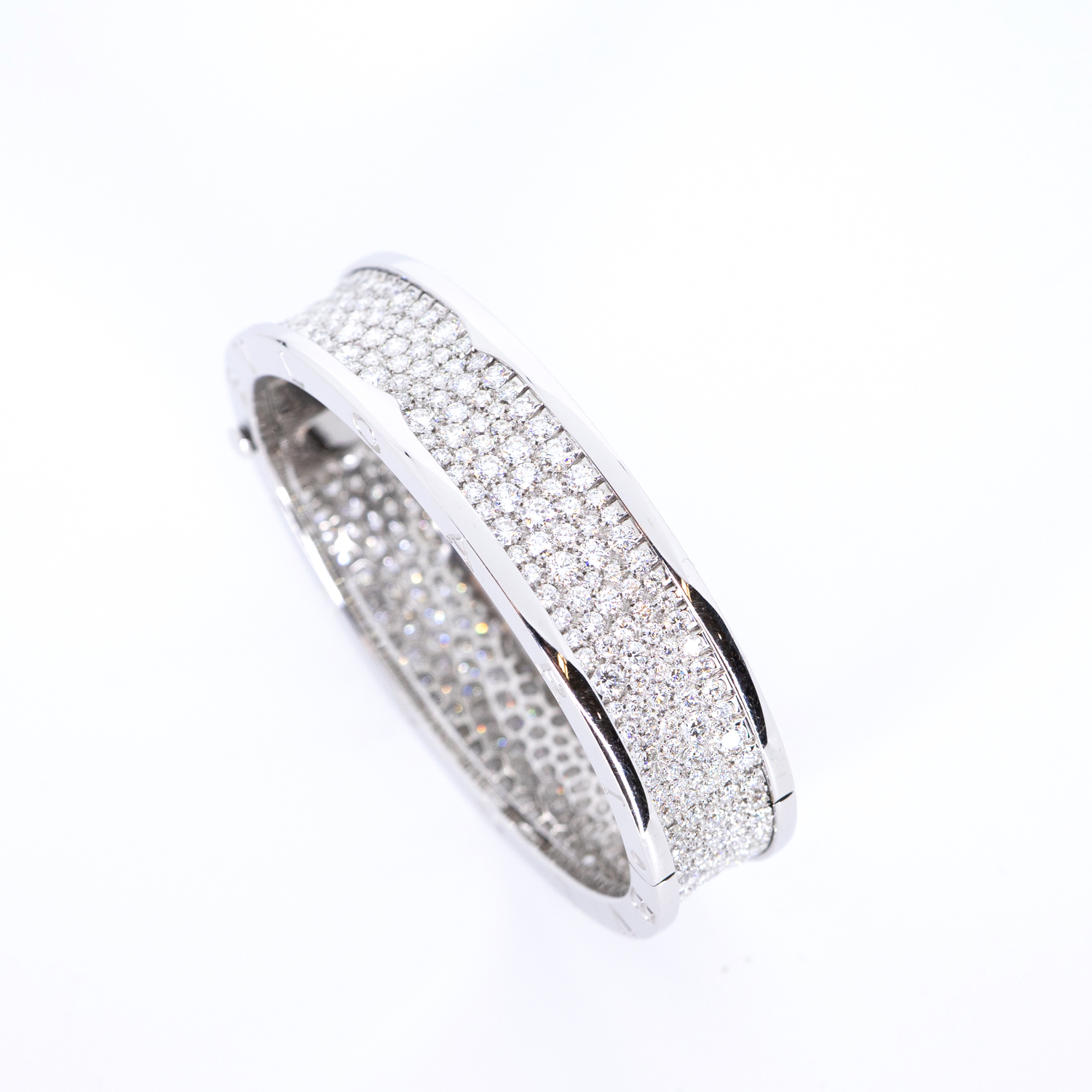 **Sold** กำไล Bvlgari B.zero1 large bangle bracelet with pavé diamonds on the spiral ทองขาว18K ref.347715 ไซส์Size Small (Used) +ใบเสร็จShopไทย2018