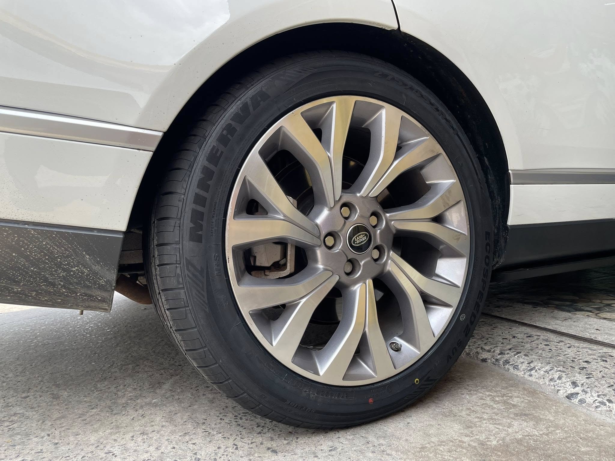 🛞 #LandRover_PangeRover_P400e 🚘เปลี่ยนยาง 🛞🐘#MINERVA_ECO SPEED2 SUV 375/45R21 ❤️ 🛞 #ยางสมรรถนะสูง นุ่มเงียบ