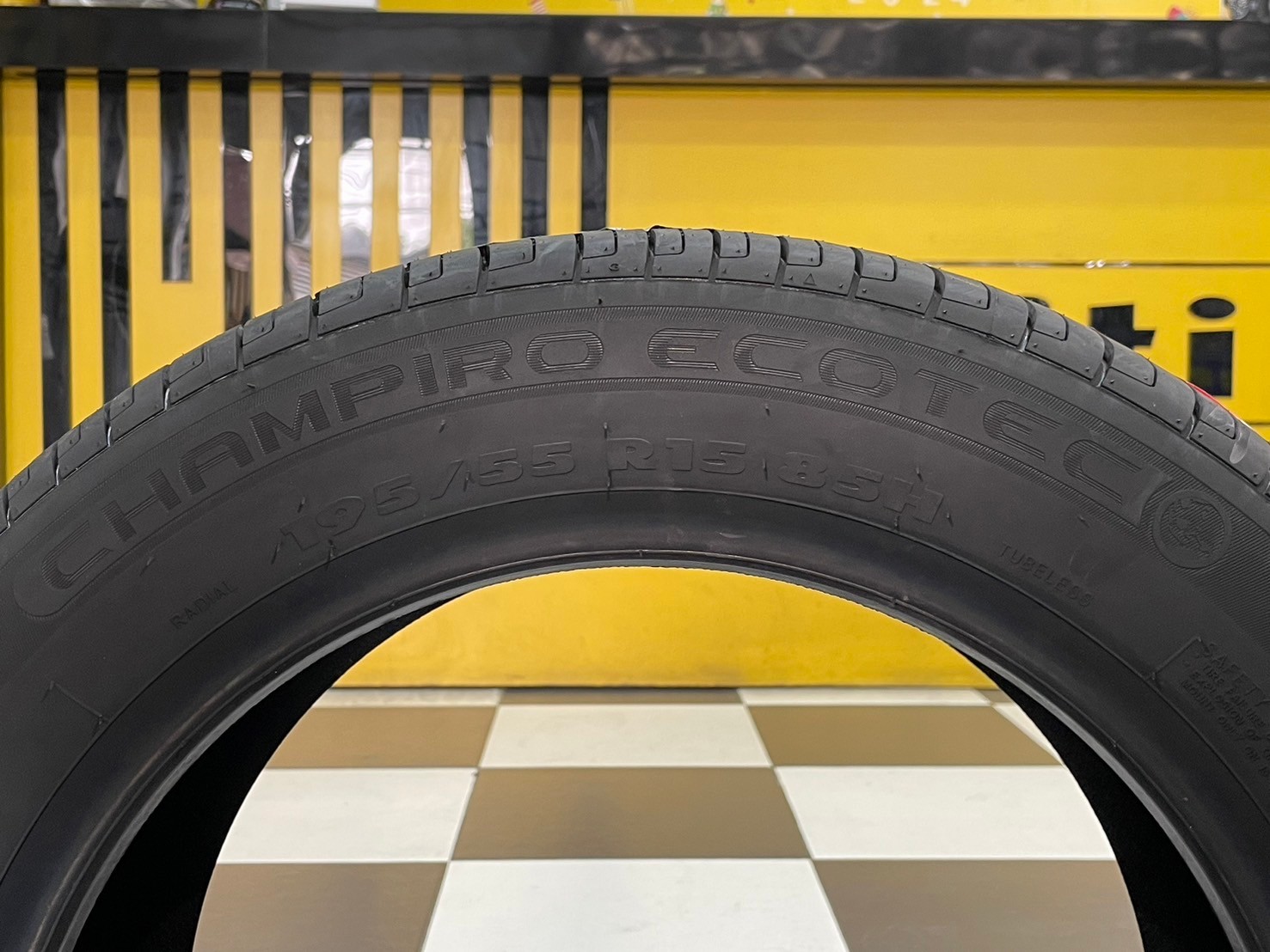 GT RADAIL CHAMPIRO ECOTEC 195/55R15 ยางใหม่ปี2024