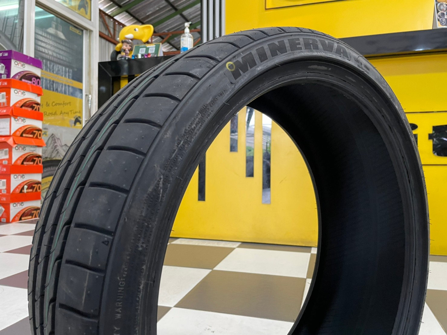 225/35R20 MINERVA F205 ยางสปอร์ต คุณภาพดี ยางใหม่ปี2022