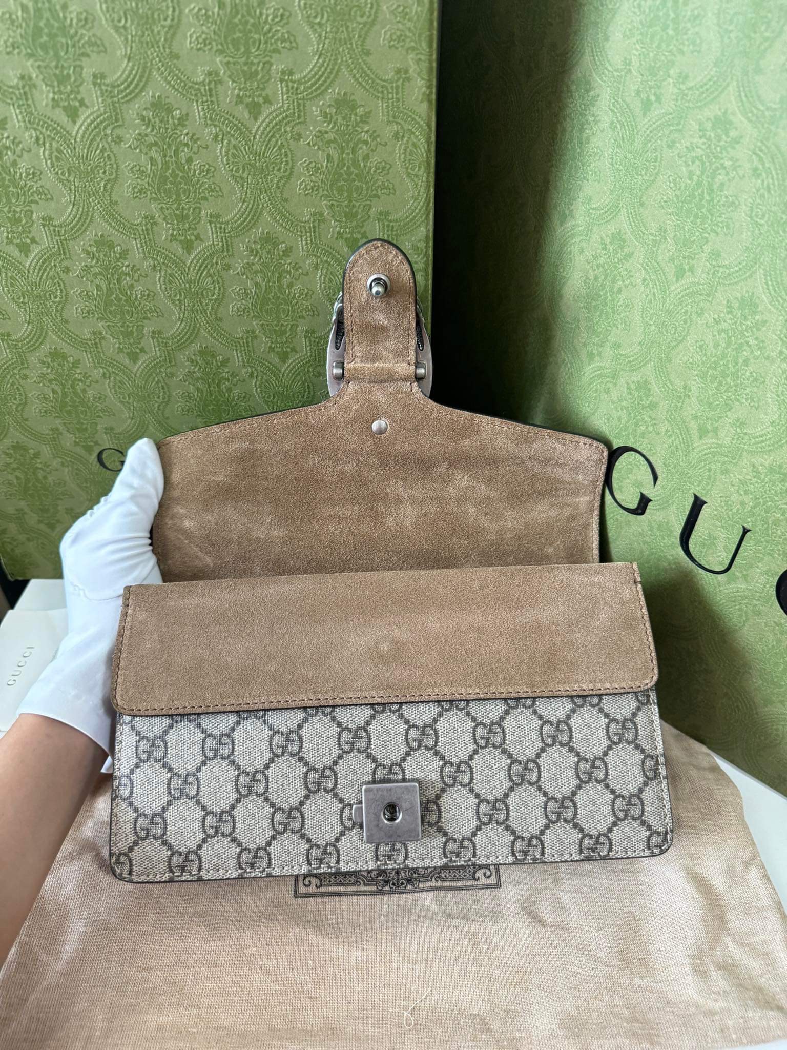 กระเป๋าสะพายแบรนด์Gucci Dionysus small crystal มือสอง