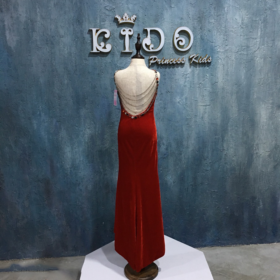 เช่าชุดเด็ก*มีหน้าร้านอยู่รัชดา ลองได้ เปลี่ยนได้ ถ่ายรูปเองจากสินค้าจริง*W18088 ชุดราตรีเด็กสีแดงเว้าหลัง หางปลา เรียบหรู