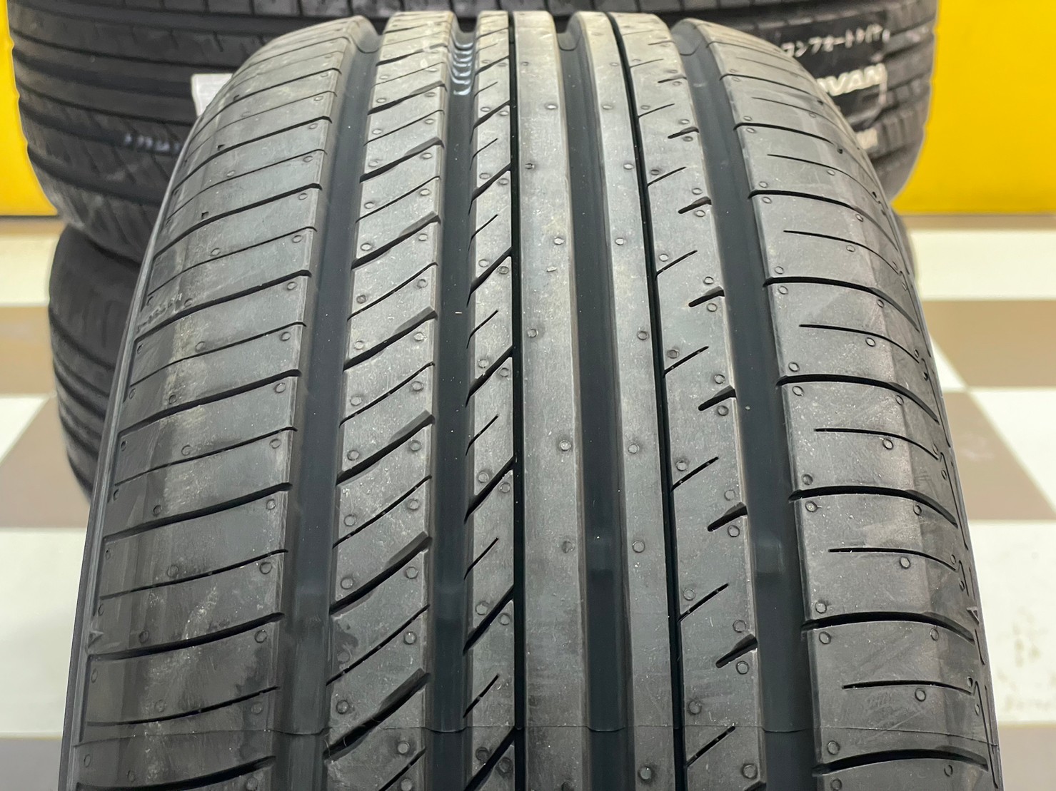 YOKOHAMA ADVAN dB V552 225/55R17 ยางใหม่ปี2022