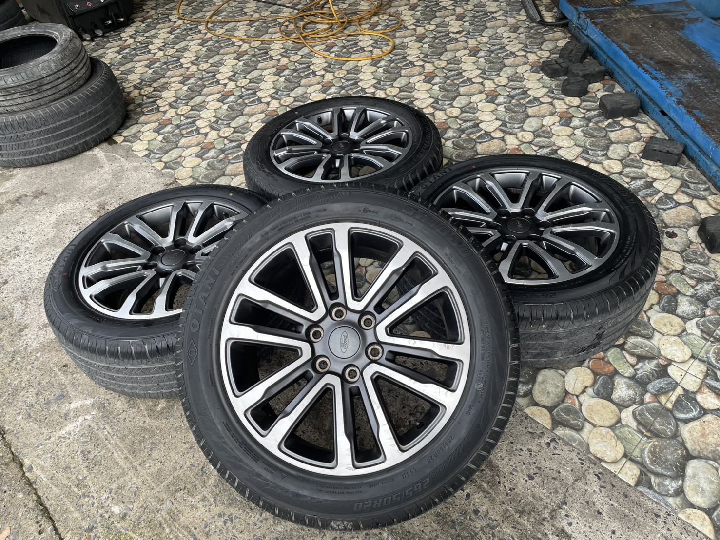 ล้อFORDขอบ20 พร้อมยาง OTANI SA1000 265/50R20 ยางปี2020 สภาพสวยพร้อมใช้งาน