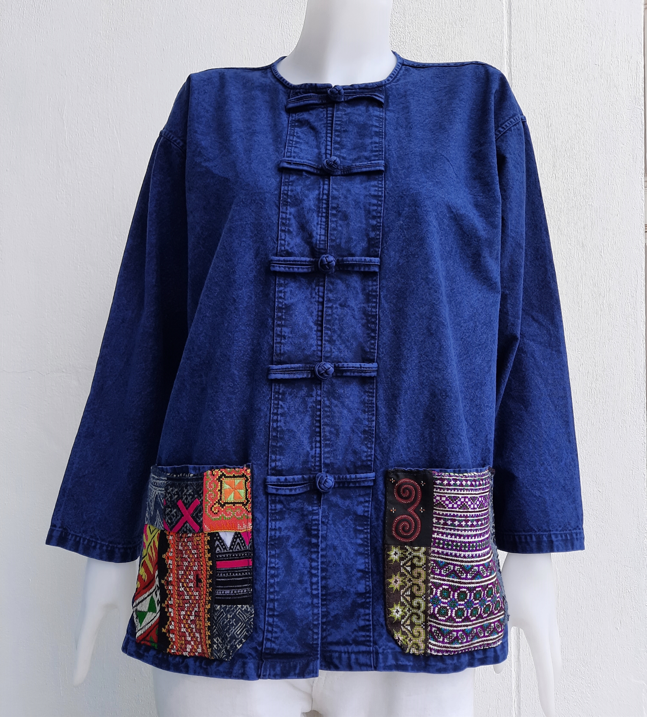 เสื้อแขนยาว ผ้าหม้อห้อมเมืองแพร่ แต่งผ้าชาวเขา