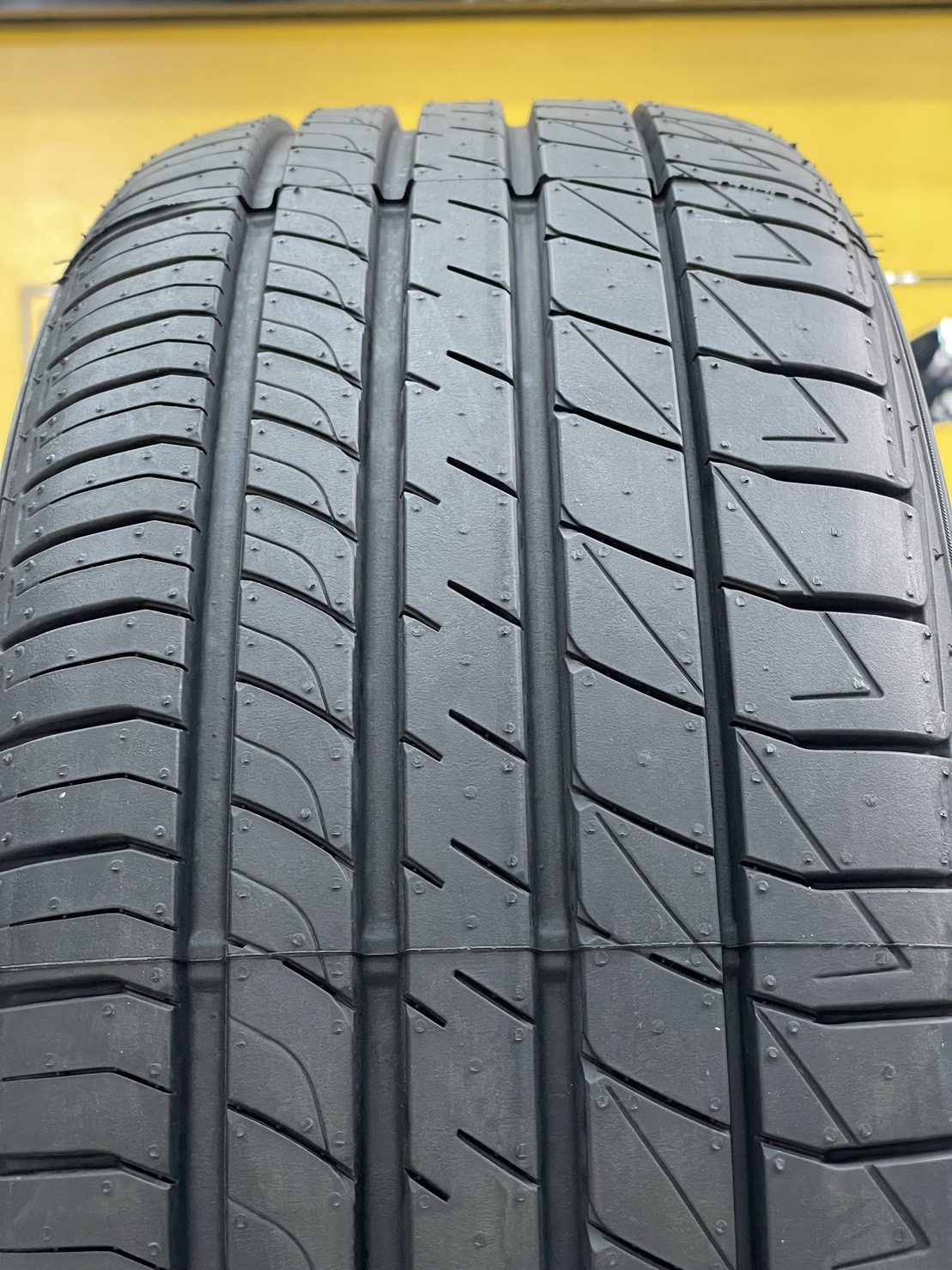 ยางDUNLOP SP SPORT #LM705 215/45R17 ยางใหม่ปี2024