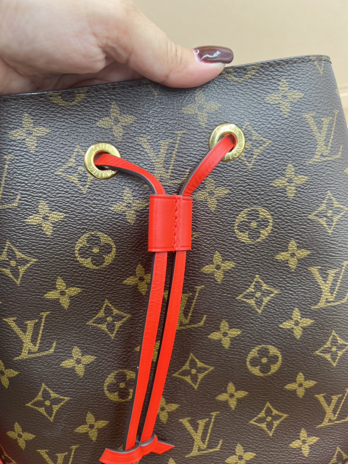 LV neo noe มือสอง สีแดง