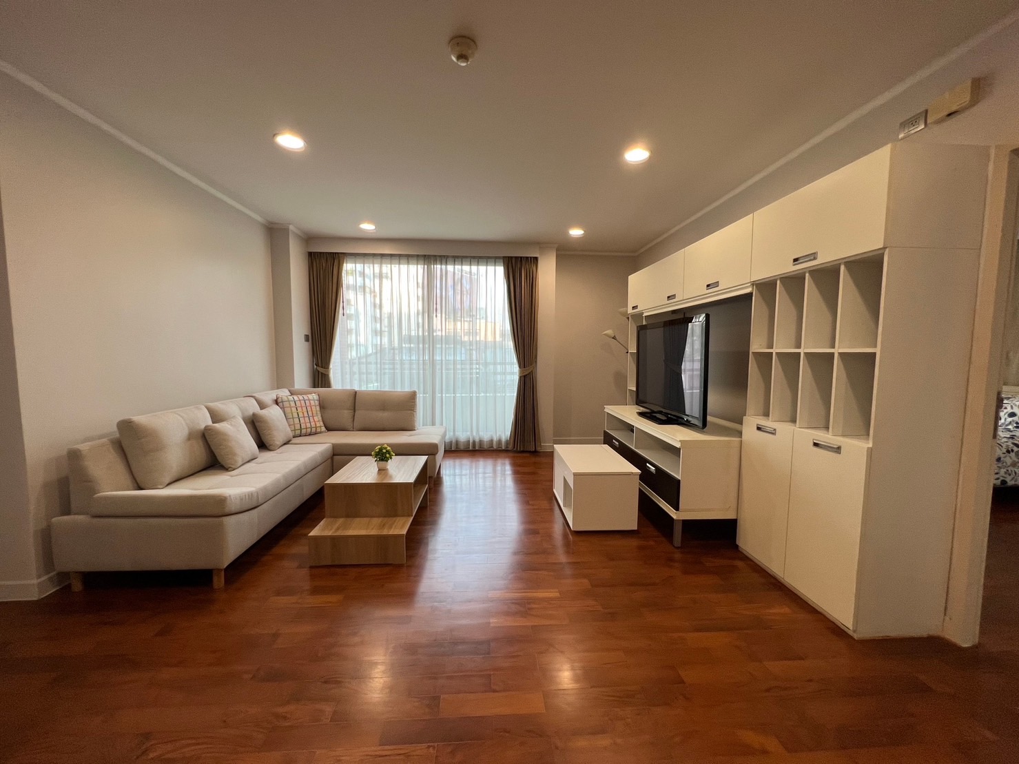 *FOR SALE* Baan Sirirudee ห้องสวยแต่งครบ ใกล้ BTS เพลินจิต