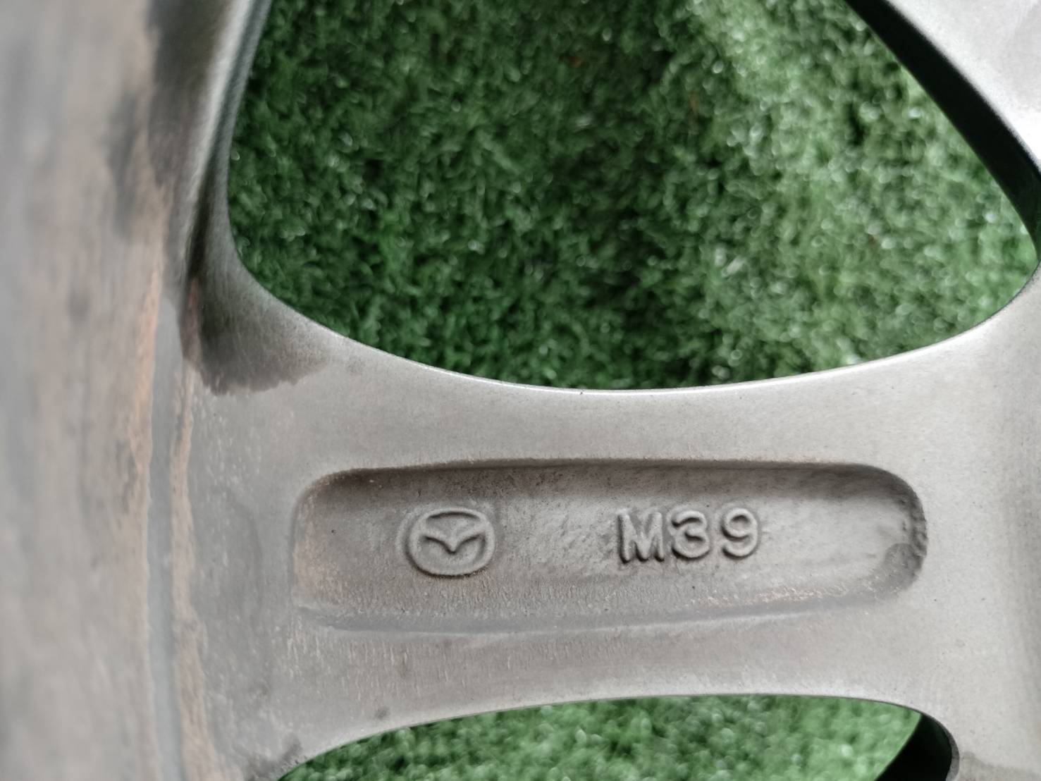 ล้อแม็กซ์เดิม MAZDASล้อเดิมขอบ15" ขนาดล้อ 5" 1/2 ขนาดรูน็อต 4×100 พร้อมยางมือสอง ยี่ห้อ DUNLOP 185/65R15