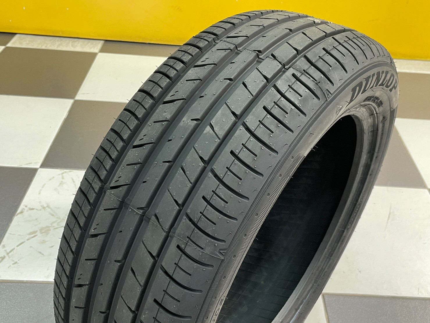 ยางใหม่ดันลอป DUNLOP SP SPORT FM800 215/55R18 ยางใหม่ปี2023