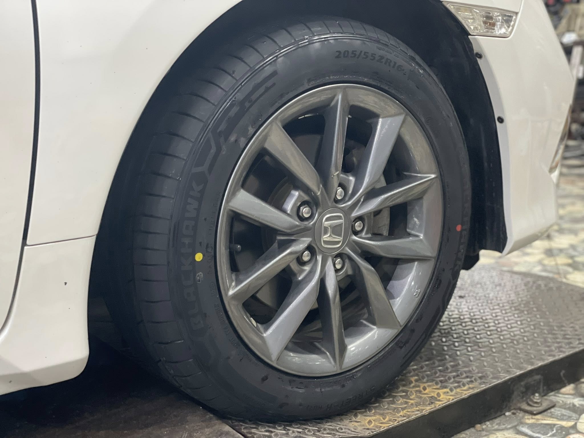 HONDA_CIVIC 🚘เปลี่ยนยาง ยางนุ่มเงียบราคาสบายกระเป๋า🛞🐘#BLACKHAWK_HU71_205/55R16