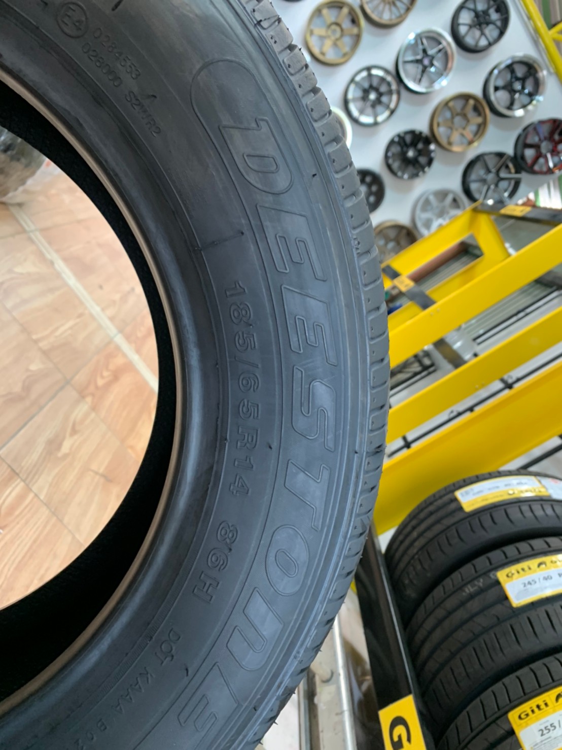 185/65R14 Deestone NakaraR201 ยางใหม่ปี2021 ยางลายสปอร์ต ยางไทยคุณภาพดี
