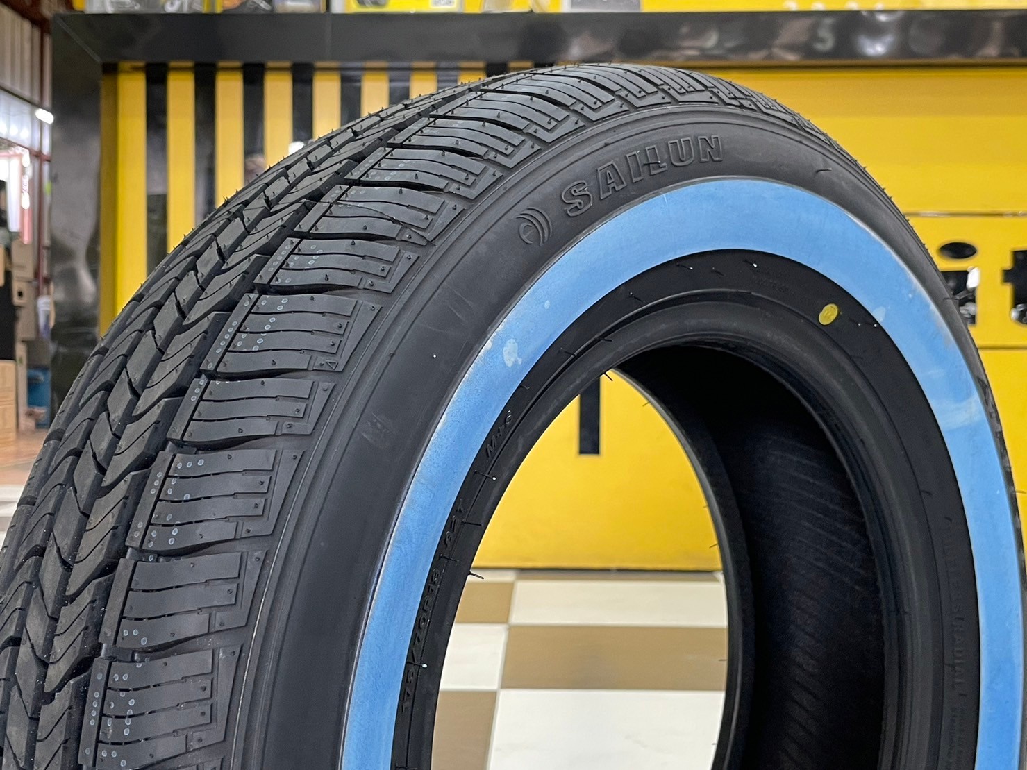 ยางขอบขาว SAILUN Atrezzo Touring WR (ขอบขาว) ขนาด 175/70R13 ยางใหม่ปี2025